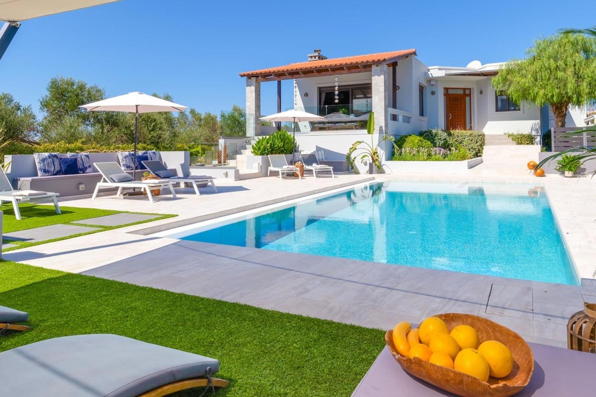 Villa Ampelaki - Premium Villa With Heated Pool กูนูปิเดียนา ภายนอก รูปภาพ
